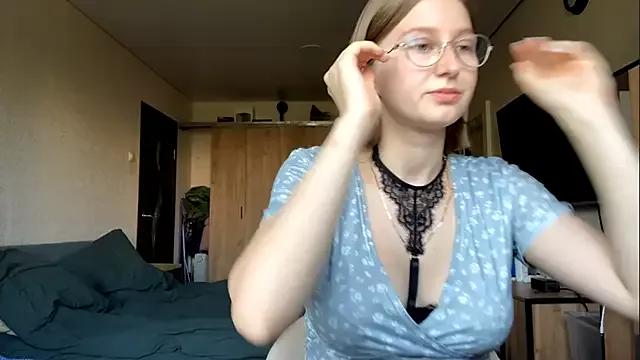 KATTIE_SLOWFiRE from StripChat