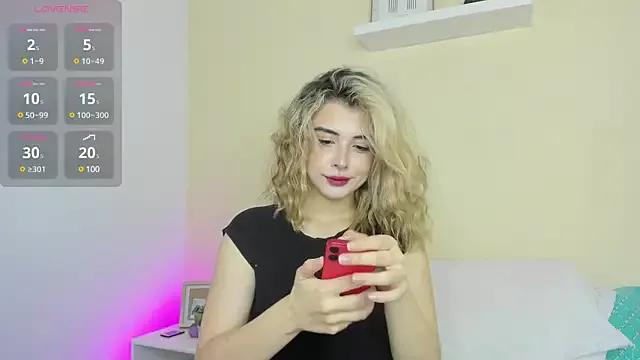 Katty__Rousse from StripChat