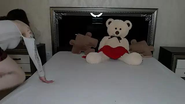 Explore our live girls sluts from our Custom and Multi clubs and checkout exclusive access to highly interactive content, such as shape, hair, titties, pussy type and many more.