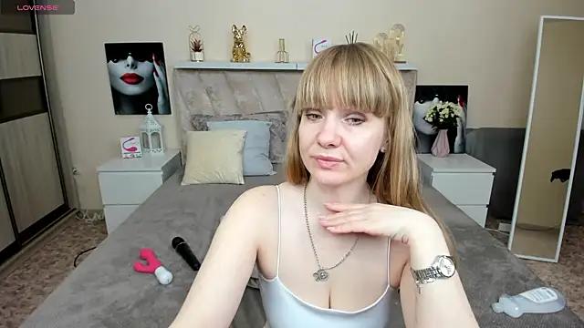 KattyPeachX from StripChat