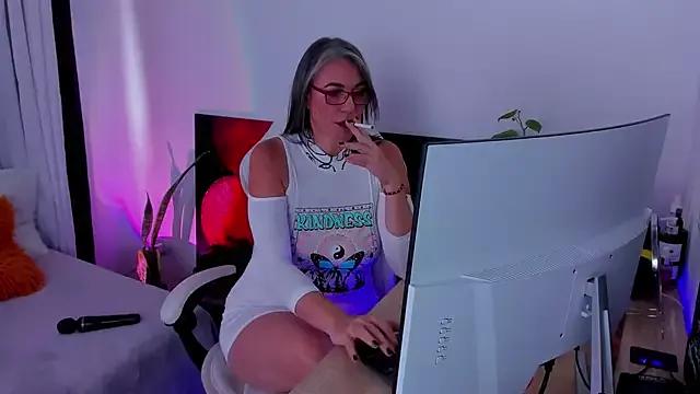 Katy_milff from StripChat is Freechat