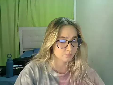 Explore our live girls sluts from our Custom and Multi clubs and checkout exclusive access to highly interactive content, such as shape, hair, titties, pussy type and many more.