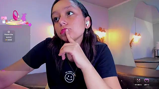 Explore our live girls sluts from our Custom and Multi clubs and checkout exclusive access to highly interactive content, such as shape, hair, titties, pussy type and many more.