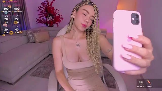 Explore our live girls sluts from our Custom and Multi clubs and checkout exclusive access to highly interactive content, such as shape, hair, titties, pussy type and many more.