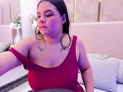 Explore our live girls sluts from our Custom and Multi clubs and checkout exclusive access to highly interactive content, such as shape, hair, titties, pussy type and many more.