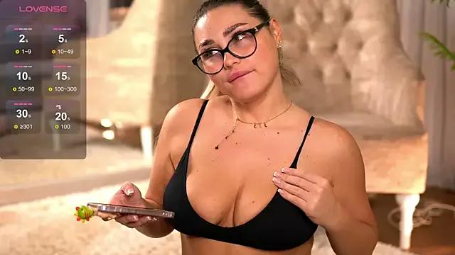 KayaAzur from StripChat is Freechat
