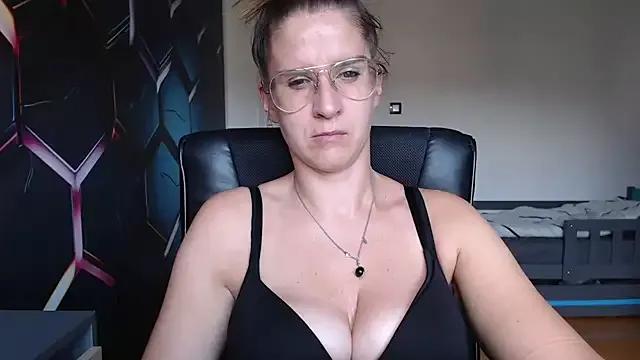 Explore our live girls sluts from our Custom and Multi clubs and checkout exclusive access to highly interactive content, such as shape, hair, titties, pussy type and many more.
