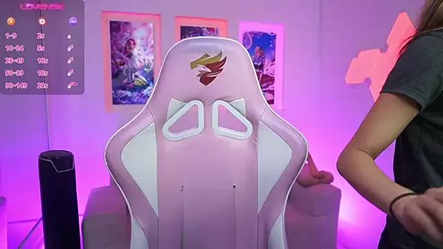 KayraOwen on StripChat