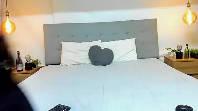 Explore our live girls sluts from our Custom and Multi clubs and checkout exclusive access to highly interactive content, such as shape, hair, titties, pussy type and many more.