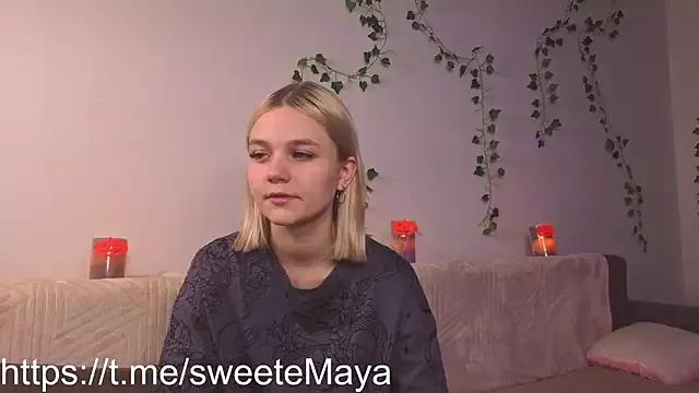 KelleDomin from StripChat