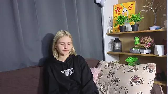 KelleDomin from StripChat