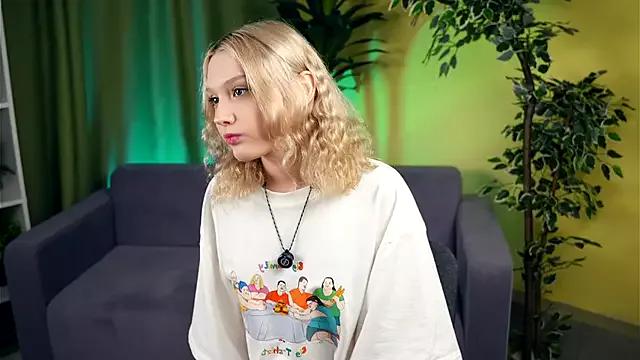 KelleLillie from StripChat is Freechat