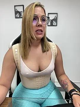 KellyBrooklyn_ from StripChat