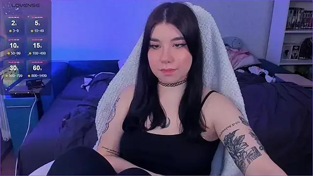 Explore our live girls sluts from our Custom and Multi clubs and checkout exclusive access to highly interactive content, such as shape, hair, titties, pussy type and many more.
