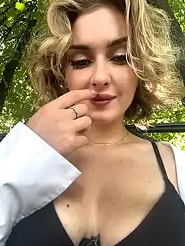 KellyKeler from StripChat is Freechat