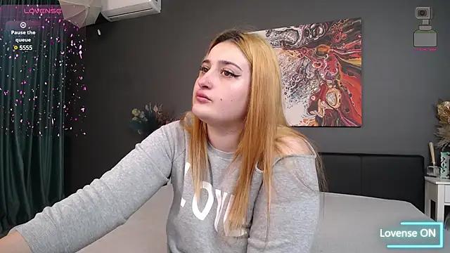 Explore our live girls sluts from our Custom and Multi clubs and checkout exclusive access to highly interactive content, such as shape, hair, titties, pussy type and many more.