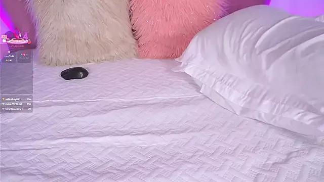 Explore our live girls sluts from our Custom and Multi clubs and checkout exclusive access to highly interactive content, such as shape, hair, titties, pussy type and many more.