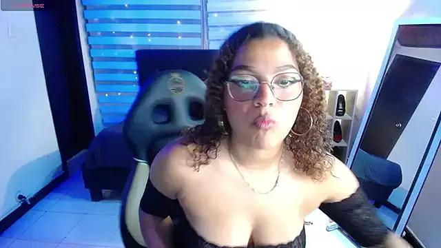 Kendall_rossii_ from StripChat is Freechat