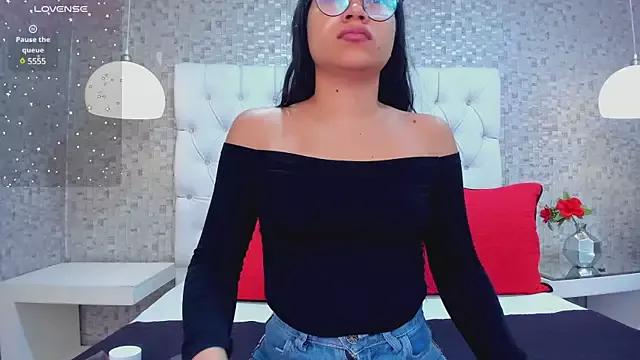 Explore our live girls sluts from our Custom and Multi clubs and checkout exclusive access to highly interactive content, such as shape, hair, titties, pussy type and many more.