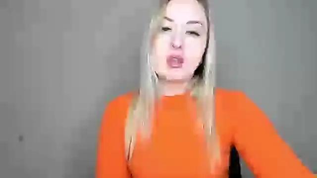 KennaJamess8 from StripChat
