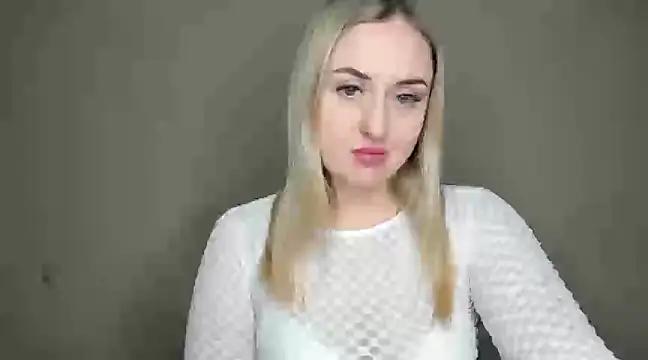 KennaJamess8 from StripChat