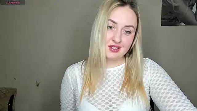KennaJamess8 from StripChat