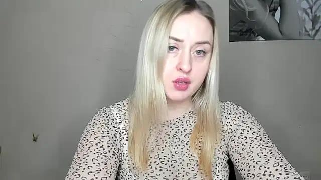 KennaJamess8 from StripChat