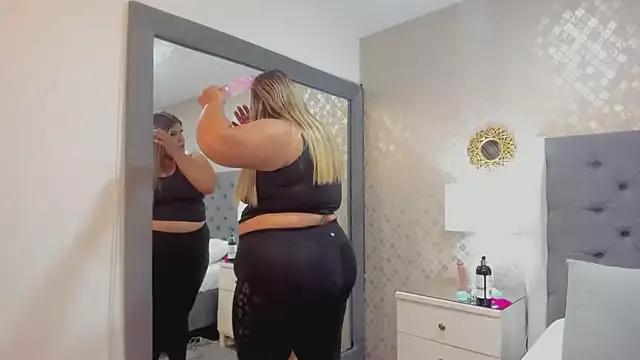 Explore our live girls sluts from our Custom and Multi clubs and checkout exclusive access to highly interactive content, such as shape, hair, titties, pussy type and many more.