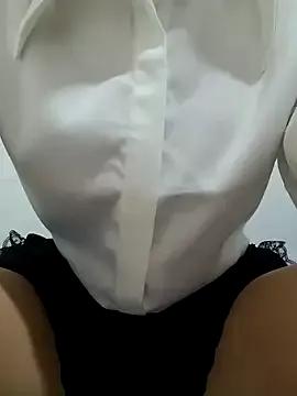 Kiki-vivi from StripChat