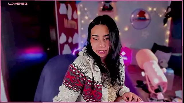 kiki_cavilll from StripChat