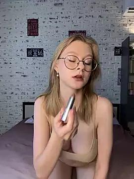 Kiki_Stacy from StripChat
