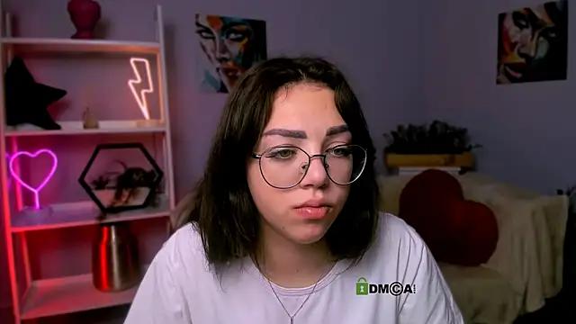kiki_swan from StripChat