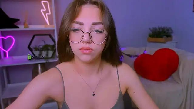 kiki_swan from StripChat