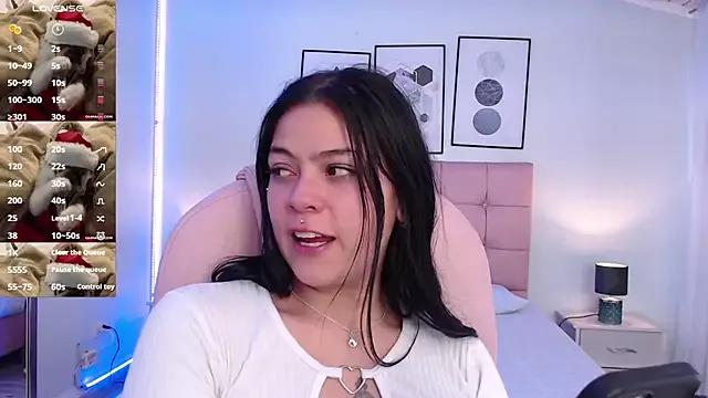 KikiVelvet from StripChat is Freechat