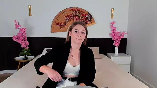 Explore our live girls sluts from our Custom and Multi clubs and checkout exclusive access to highly interactive content, such as shape, hair, titties, pussy type and many more.