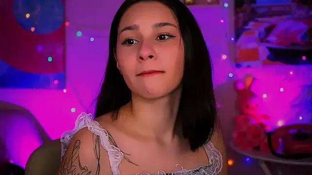 KimClarks_ from StripChat is Freechat