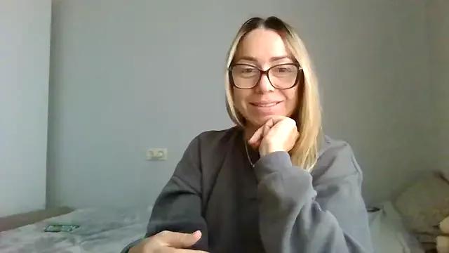 Kinky21 from StripChat