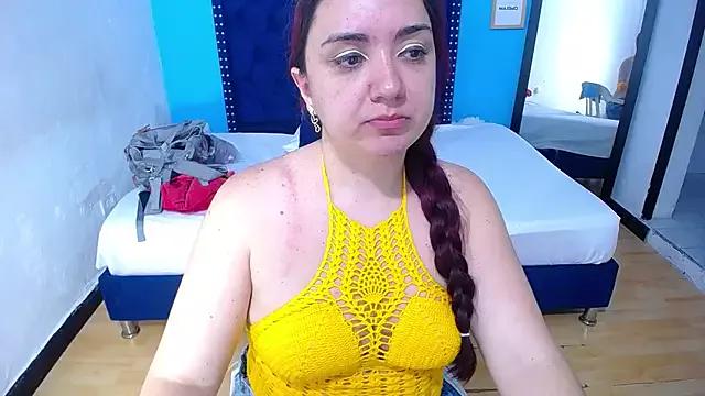 kinky_redhead18 from StripChat
