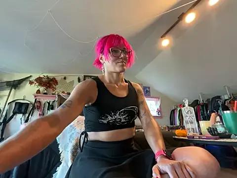 Explore our live girls sluts from our Custom and Multi clubs and checkout exclusive access to highly interactive content, such as shape, hair, titties, pussy type and many more.