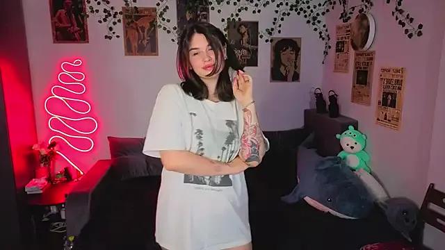 Explore our live girls sluts from our Custom and Multi clubs and checkout exclusive access to highly interactive content, such as shape, hair, titties, pussy type and many more.