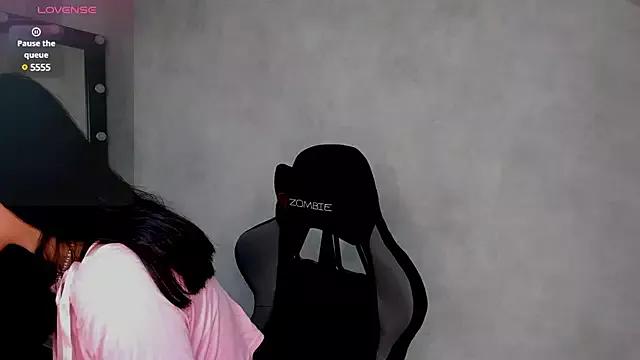 KiraHarmann from StripChat is Freechat