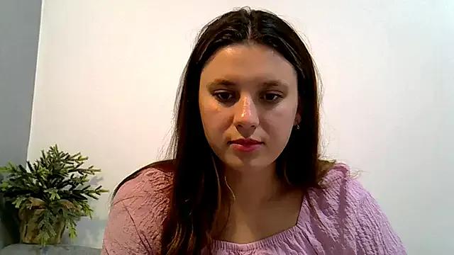 KiraHoney from StripChat is Freechat