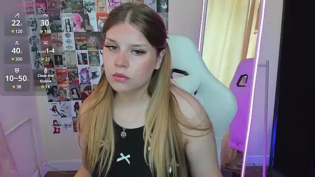 KiraKyler from StripChat is Freechat