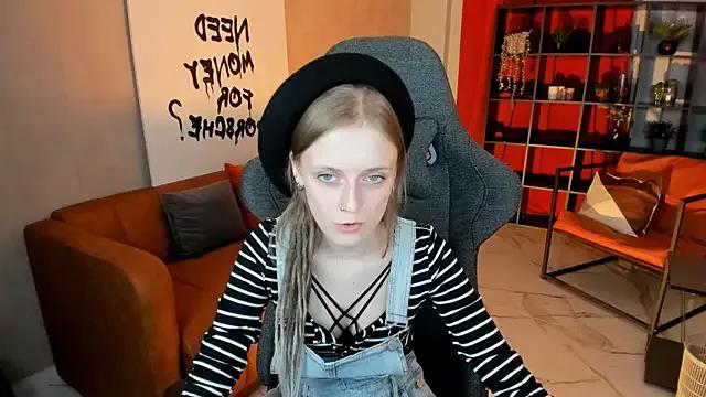 KiraMontoya from StripChat is Freechat