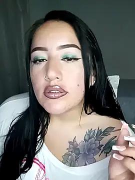 Explore our live girls sluts from our Custom and Multi clubs and checkout exclusive access to highly interactive content, such as shape, hair, titties, pussy type and many more.