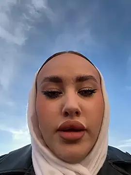 KiraSunshine from StripChat is Freechat