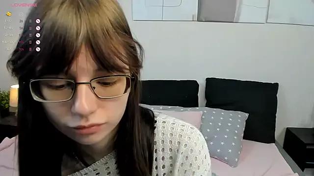 Explore our live girls sluts from our Custom and Multi clubs and checkout exclusive access to highly interactive content, such as shape, hair, titties, pussy type and many more.