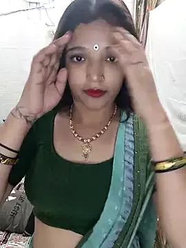 KISSING_QUEEN from StripChat