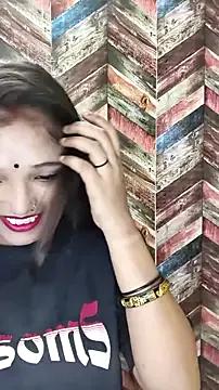 KISSING_QUEEN from StripChat