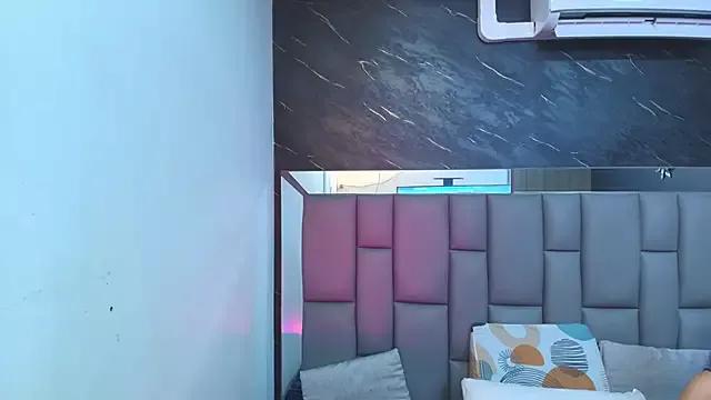 kissme_luna from StripChat is Freechat